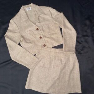 STAR C.C.C. Beige Skirt Suit